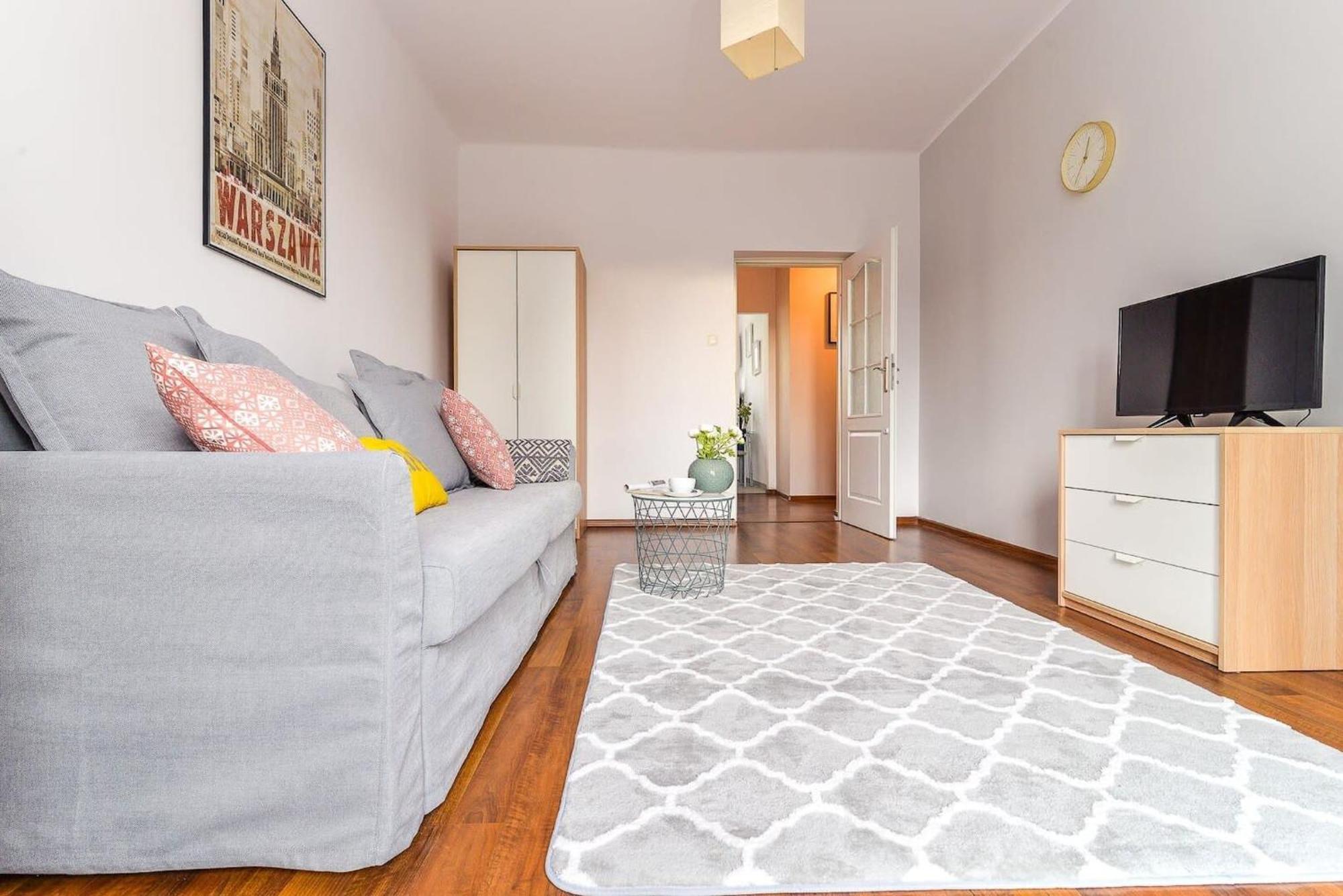 Cozy Apartment With Balcony - Palace Of Culture By Rent Like Home 华沙 外观 照片